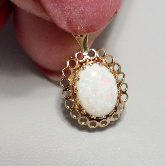 10KY Gold Opal Pendant - Picture 7 of 10